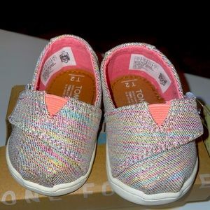 TOMS little girls shoes never worn NWT